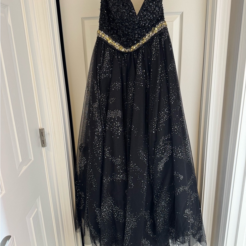 Sherri Hill Black Formal Gown Plunge Neckline Sleeveless